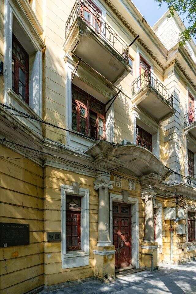 热销它的诞生与广州有关新葡京鲁迅同款毛背心(图5)